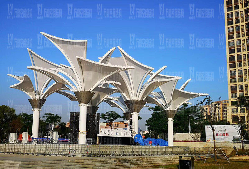 PTFE膜結(jié)構(gòu)膜材具備哪些特點(diǎn)？PTFE膜結(jié)構(gòu)膜材為什么能成為膜結(jié)構(gòu)領(lǐng)域主流材料？