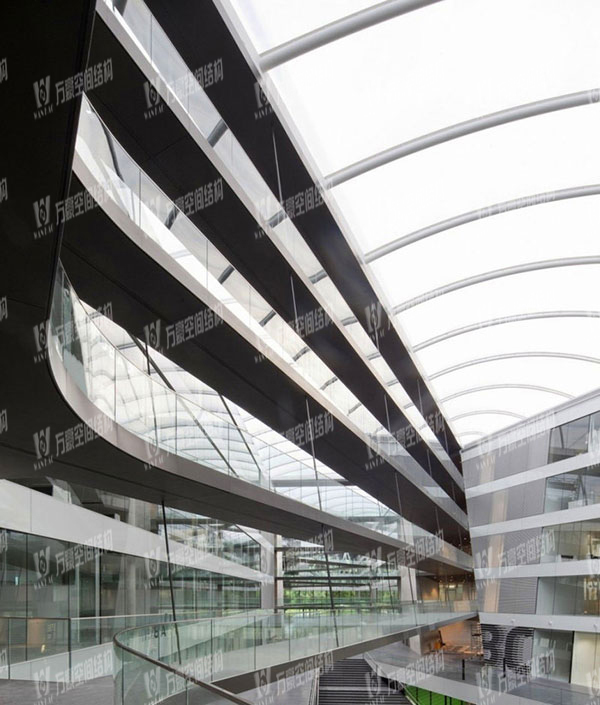 ETFE薄膜是什么材料？ETFE透明膜結(jié)構(gòu)有哪些特點(diǎn)？