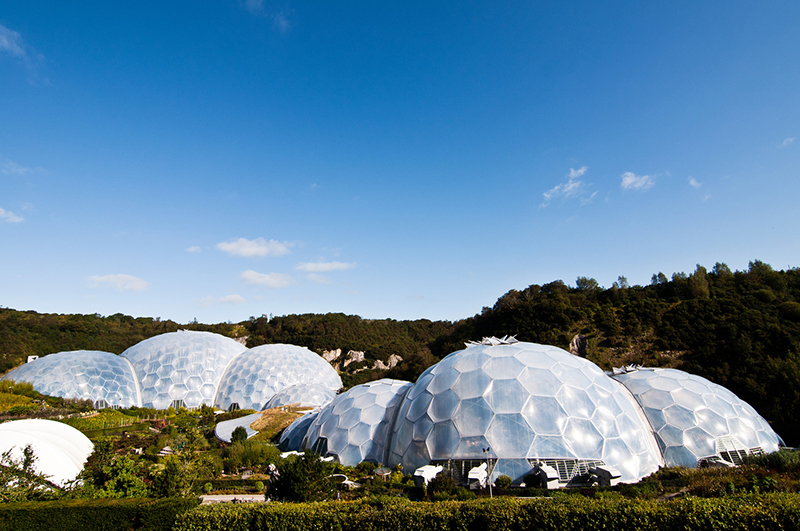 ETFE膜結(jié)構(gòu)有哪些性能特點(diǎn)？ETFE膜結(jié)構(gòu)在建筑行業(yè)的發(fā)展前景如何？