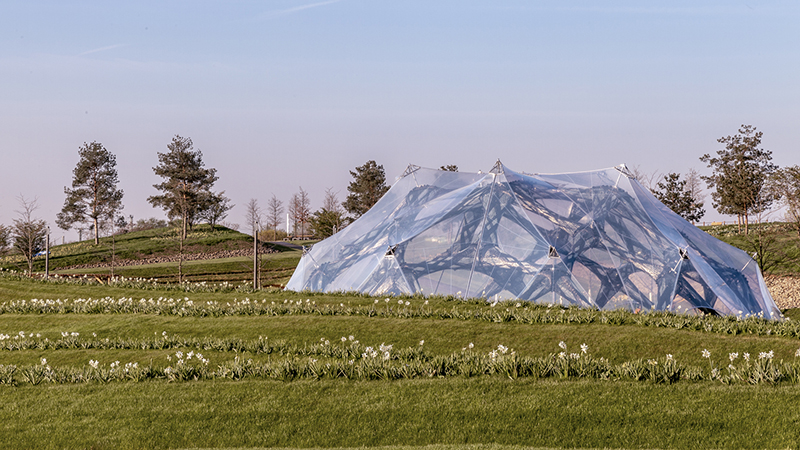 ETFE膜結(jié)構(gòu)在膜建筑中有哪些競(jìng)爭(zhēng)優(yōu)勢(shì)？ETFE膜結(jié)構(gòu)特點(diǎn)有哪些？
