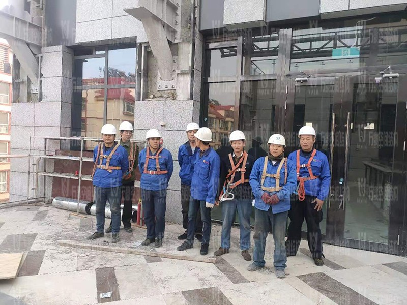 新泰卓越·財(cái)富廣場膜結(jié)構(gòu)項(xiàng)目進(jìn)入膜布安裝階段 新泰卓越·財(cái)富廣場膜結(jié)構(gòu)項(xiàng)目進(jìn)入膜布安裝階段