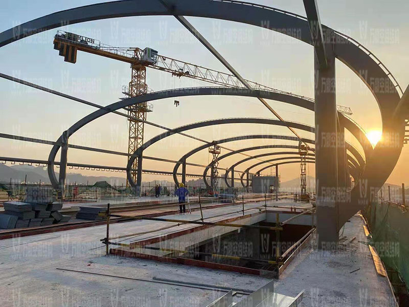 清遠磁懸浮項目蓮湖車站鋼-膜結(jié)構(gòu)工程鋼結(jié)構(gòu)接近尾聲