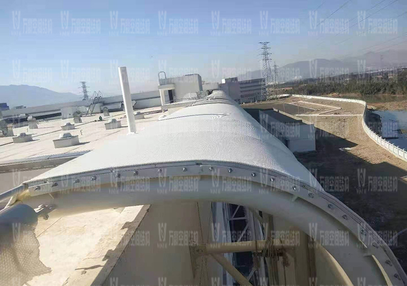 寧波益富樂公司新廠房外立面PTFE膜結構項目膜結構安裝中 寧波益富樂公司新廠房外立面PTFE膜結構項目膜結構安裝中