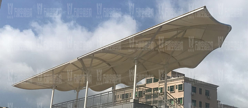 什么是張拉膜結(jié)構(gòu)?張拉膜結(jié)構(gòu)建筑安裝注意事項有哪些？