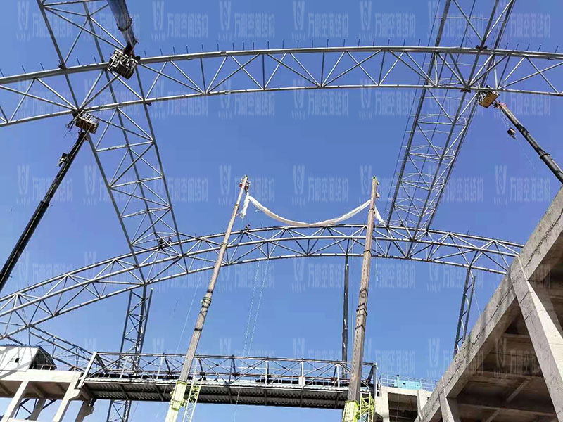 內(nèi)蒙能源長(zhǎng)城五礦選煤廠鋼骨架膜棚建設(shè)項(xiàng)目進(jìn)入膜結(jié)構(gòu)安裝階段 內(nèi)蒙能源長(zhǎng)城五礦選煤廠鋼骨架膜棚建設(shè)項(xiàng)目進(jìn)入膜結(jié)構(gòu)安裝階段