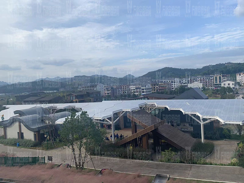 萬豪空間結(jié)構(gòu)員工到臺州大板橋ETFE氣枕天幕項目、溫州鐵定溜溜樂園ETFE天幕及PTFE景觀傘膜結(jié)構(gòu)工項目學習交流