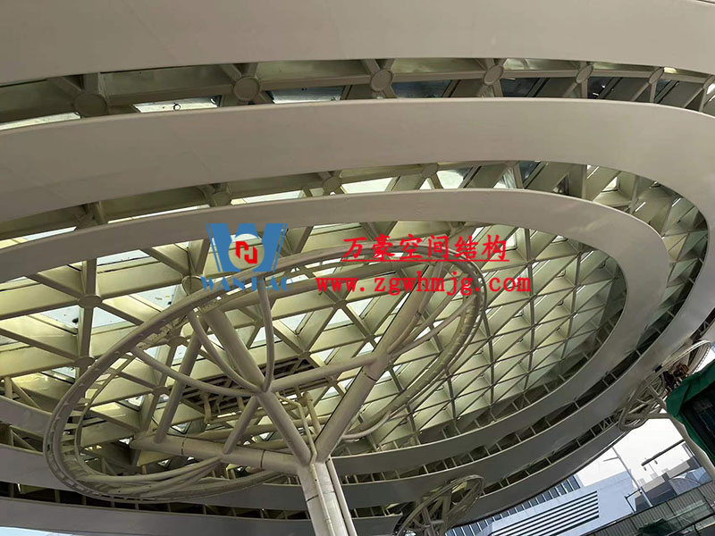 張家港高鐵站前復雜結構“蝴蝶再現”即將圓滿竣工 張家港高鐵站前復雜結構“蝴蝶再現”即將圓滿竣工