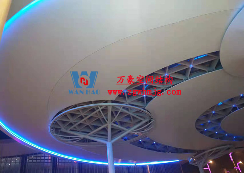 張家港高鐵站前復雜結構“蝴蝶再現”即將圓滿竣工 張家港高鐵站前復雜結構“蝴蝶再現”即將圓滿竣工