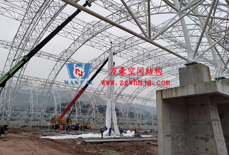 四川高興煤炭儲備基地建設(shè)項(xiàng)目鋼結(jié)構(gòu)接近尾聲，膜結(jié)構(gòu)開始安裝