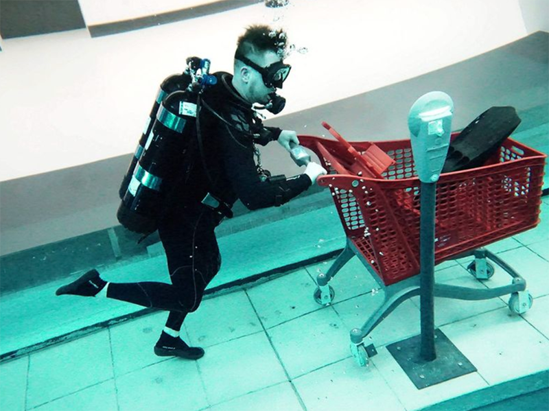 世界最深泳池，深入地下60米