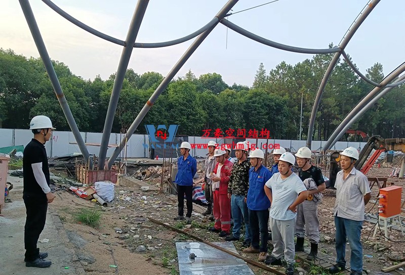 寧波諾丁漢大學(xué)室外運(yùn)動場地改擴(kuò)建項(xiàng)目膜結(jié)構(gòu)工程火熱施工中 寧波諾丁漢大學(xué)室外運(yùn)動場地改擴(kuò)建項(xiàng)目膜結(jié)構(gòu)工程火熱施工中