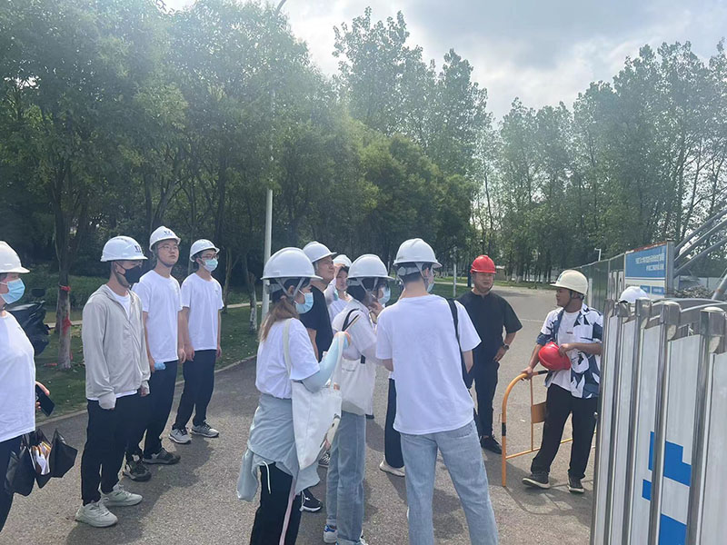 萬豪空間結(jié)構(gòu)員工到寧波諾丁漢大學(xué)室外運動膜結(jié)構(gòu)項目學(xué)習(xí)交流 萬豪空間結(jié)構(gòu)員工到寧波諾丁漢大學(xué)室外運動膜結(jié)構(gòu)項目學(xué)習(xí)交流