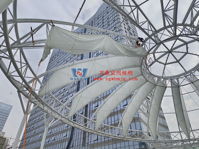 明宇廣場(chǎng)6號(hào)地塊商業(yè)（萬(wàn)達(dá)廣場(chǎng)）改造項(xiàng)目鋼膜結(jié)構(gòu)ETFE蓋頂天幕工程