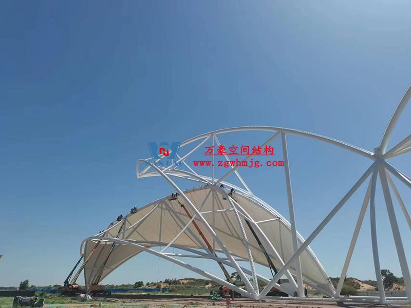 膜結(jié)構(gòu)大門出入口的優(yōu)勢特點 膜結(jié)構(gòu)大門出入口的優(yōu)勢特點