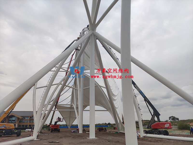 膜結(jié)構(gòu)大門出入口的優(yōu)勢特點 膜結(jié)構(gòu)大門出入口的優(yōu)勢特點