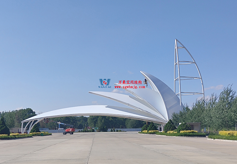 陜西定邊馬蓮灘沙漠公園鋼膜結(jié)構(gòu)工程“奮力快跑”，工程“進(jìn)度條”刷新了!