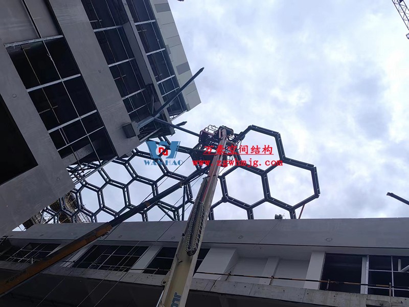 嘉興長(zhǎng)安里ETFE氣枕鋼膜結(jié)構(gòu)頂棚工程 嘉興長(zhǎng)安里ETFE氣枕鋼膜結(jié)構(gòu)頂棚工程