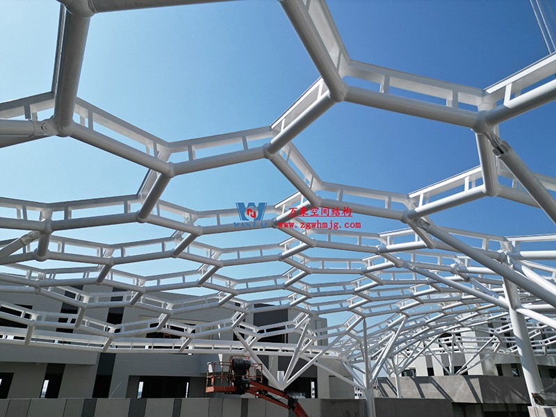 建筑藝術(shù)中鋼結(jié)構(gòu)的力學(xué)美感表達