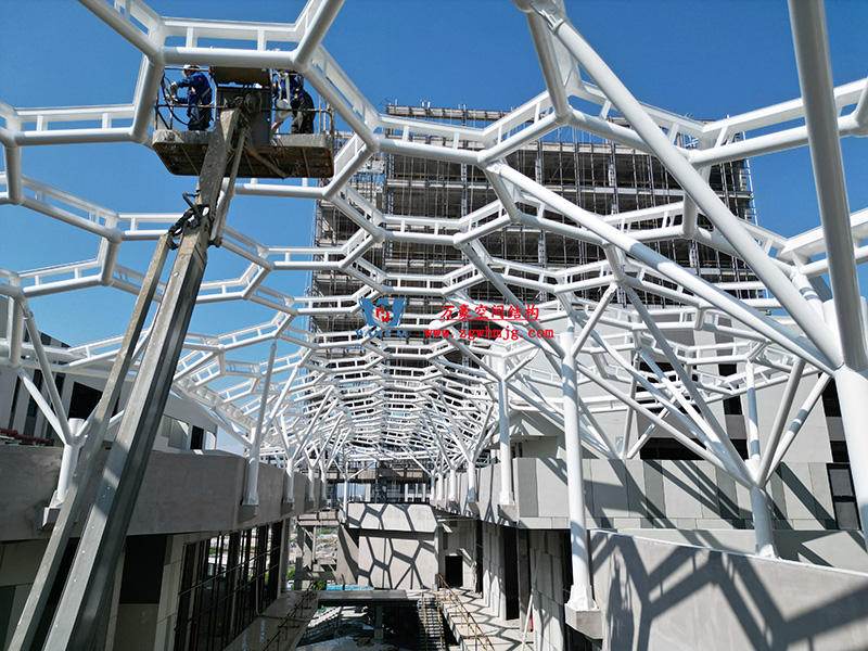 嘉興長(zhǎng)安里ETFE氣枕鋼膜結(jié)構(gòu)頂棚工程 嘉興長(zhǎng)安里ETFE氣枕鋼膜結(jié)構(gòu)頂棚工程