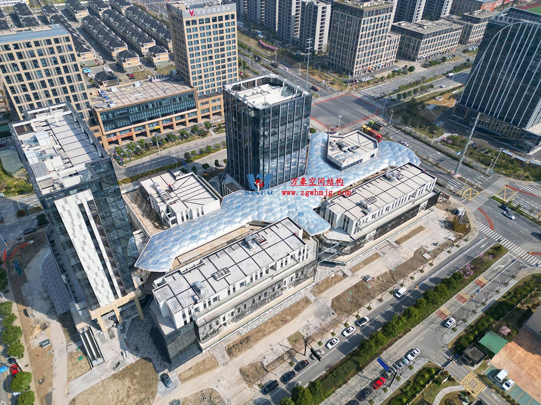 已完工，這個ETFE氣枕商業(yè)天幕閃亮登場！