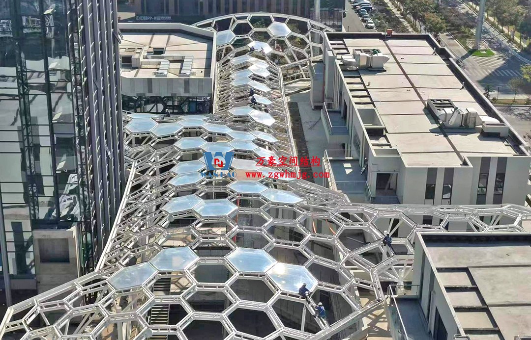 已完工，這個ETFE氣枕商業(yè)天幕閃亮登場！