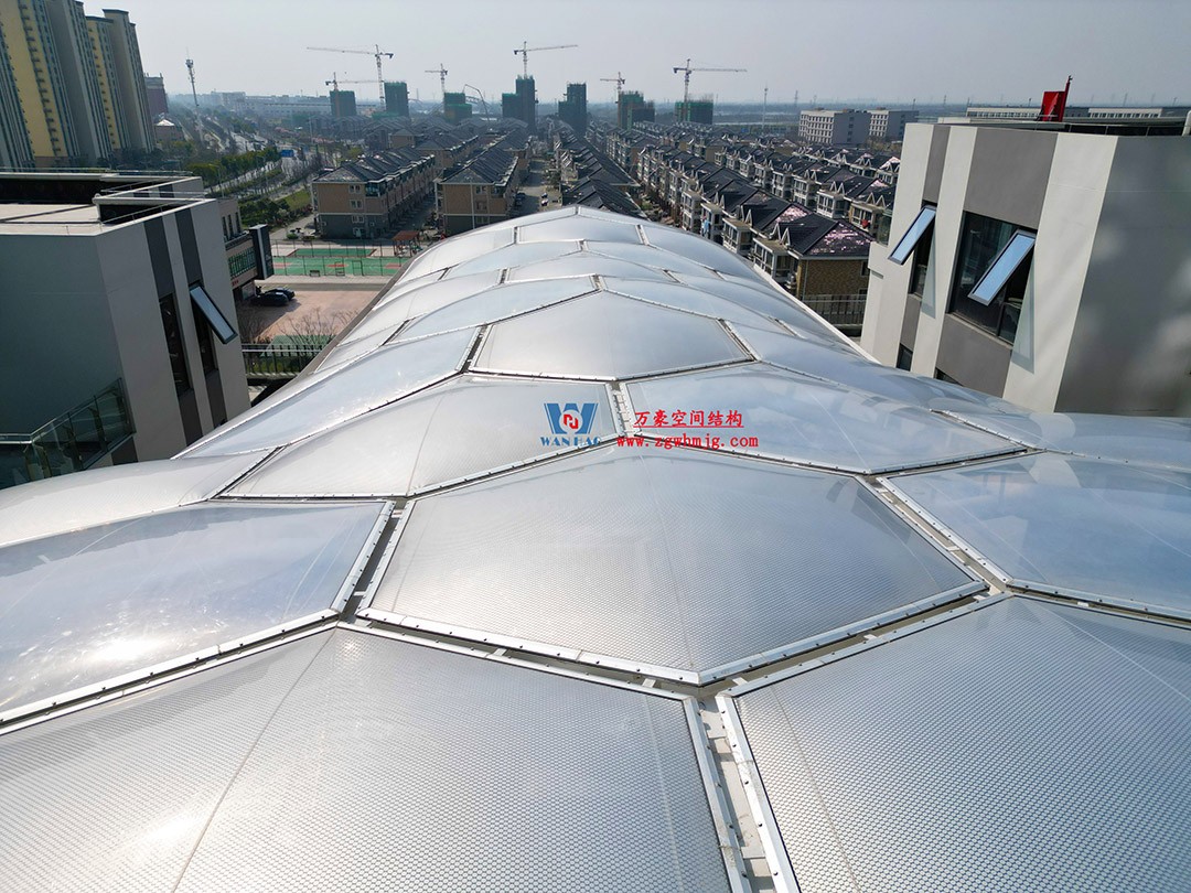 已完工，這個ETFE氣枕商業(yè)天幕閃亮登場！