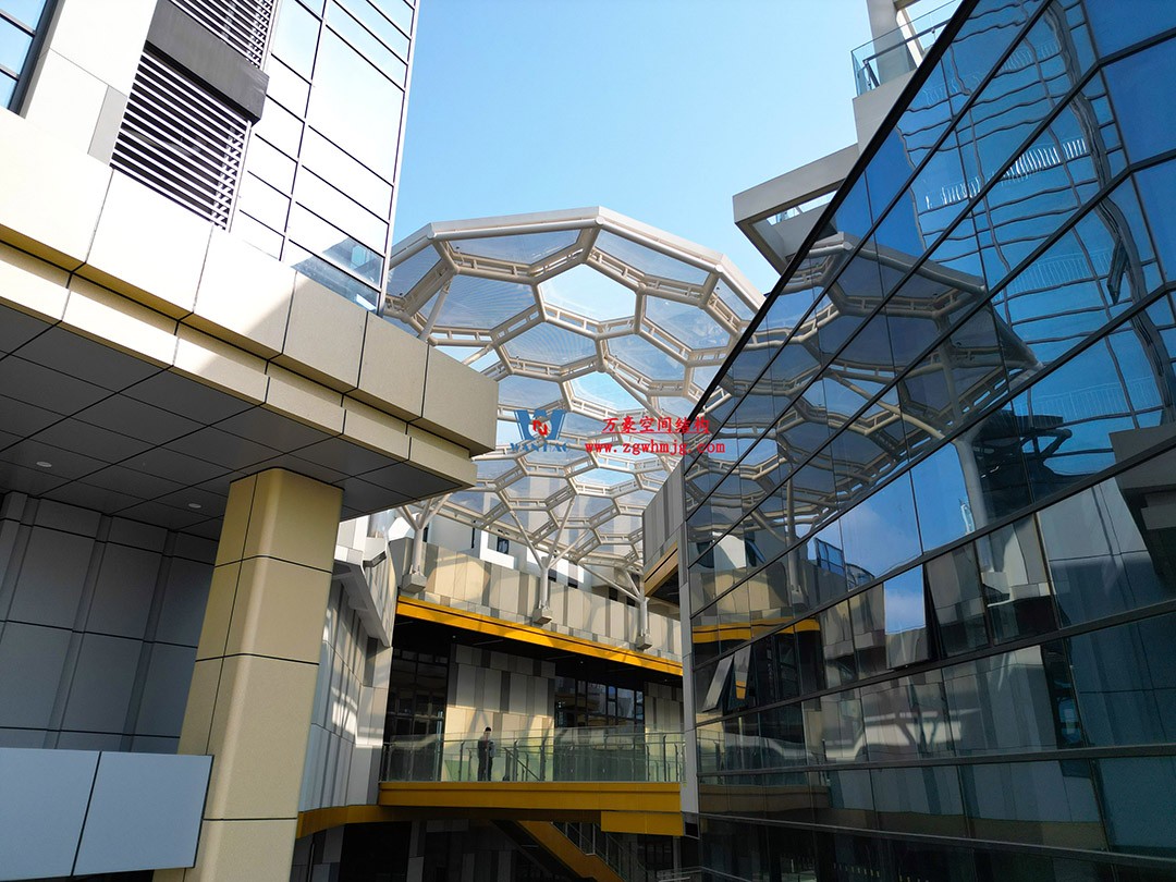 已完工，這個ETFE氣枕商業(yè)天幕閃亮登場！