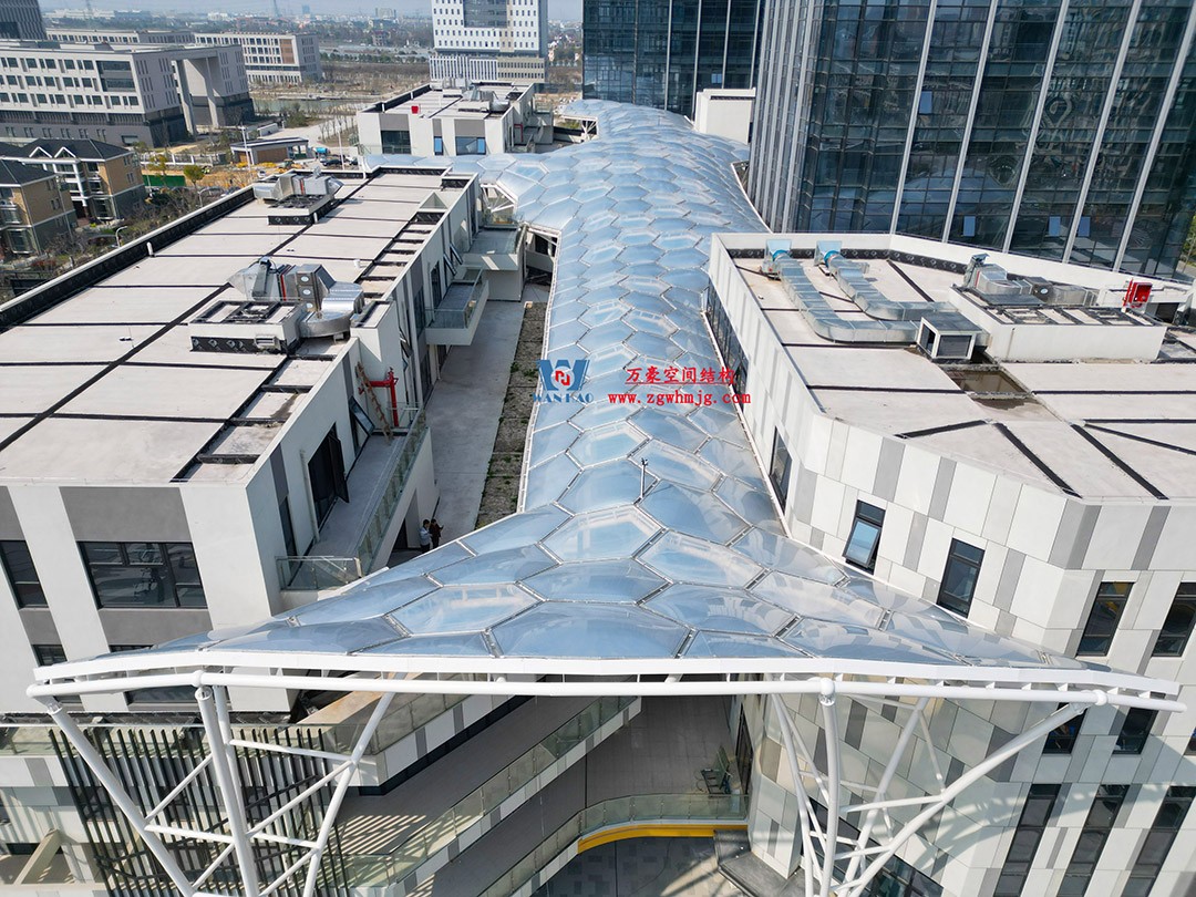 已完工，這個ETFE氣枕商業(yè)天幕閃亮登場！