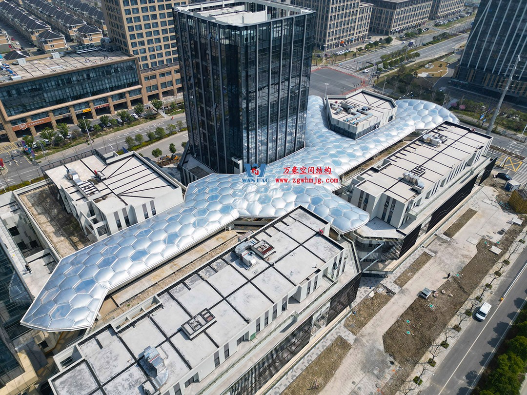 已完工，這個ETFE氣枕商業(yè)天幕閃亮登場！