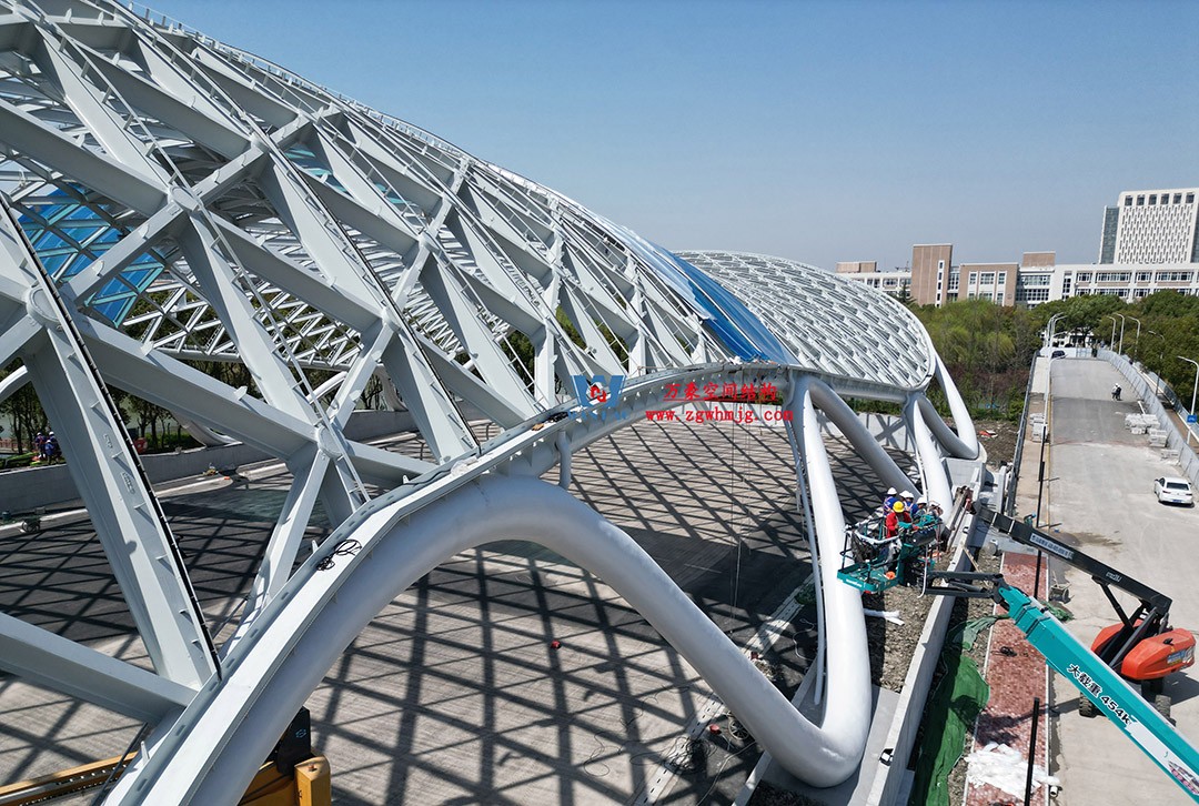 上海工程技術(shù)大學(xué)松江校區(qū)風(fēng)雨操場(chǎng)ETFE膜結(jié)構(gòu)項(xiàng)目 上海工程技術(shù)大學(xué)松江校區(qū)風(fēng)雨操場(chǎng)ETFE膜結(jié)構(gòu)項(xiàng)目