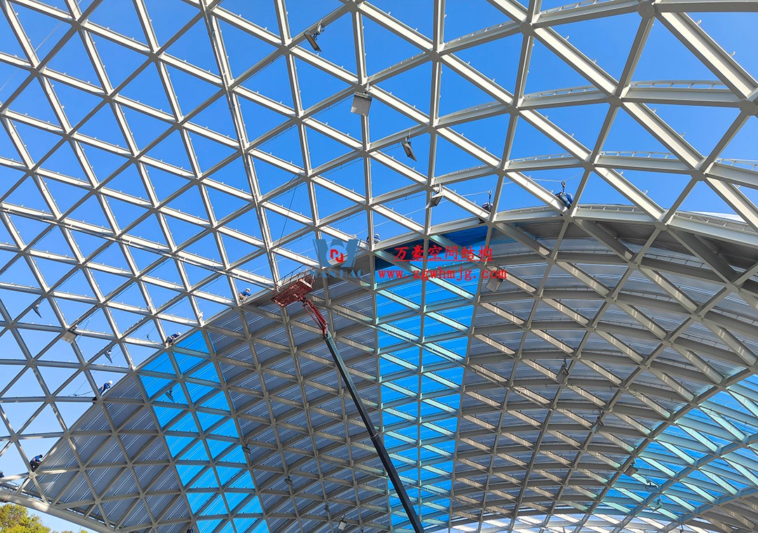 上海工程技術(shù)大學(xué)松江校區(qū)風(fēng)雨操場(chǎng)ETFE膜結(jié)構(gòu)項(xiàng)目 上海工程技術(shù)大學(xué)松江校區(qū)風(fēng)雨操場(chǎng)ETFE膜結(jié)構(gòu)項(xiàng)目