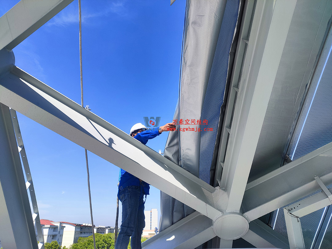 上海工程技術(shù)大學(xué)松江校區(qū)風(fēng)雨操場(chǎng)ETFE膜結(jié)構(gòu)項(xiàng)目 上海工程技術(shù)大學(xué)松江校區(qū)風(fēng)雨操場(chǎng)ETFE膜結(jié)構(gòu)項(xiàng)目