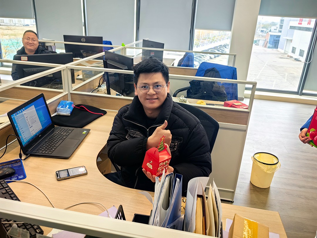 關(guān)愛(ài)員工，愛(ài)在萬(wàn)豪|暖心平安夜，傳遞“蘋”安幸福