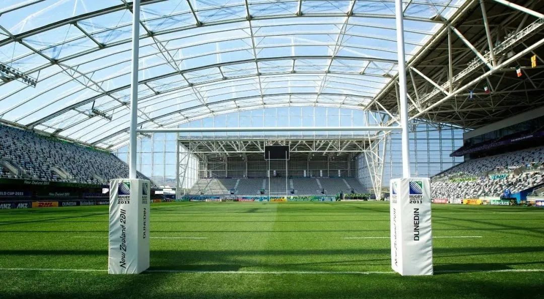 屋頂下生長(zhǎng)著天然草皮的永久封閉式體育場(chǎng) 屋頂下生長(zhǎng)著天然草皮的永久封閉式體育場(chǎng)