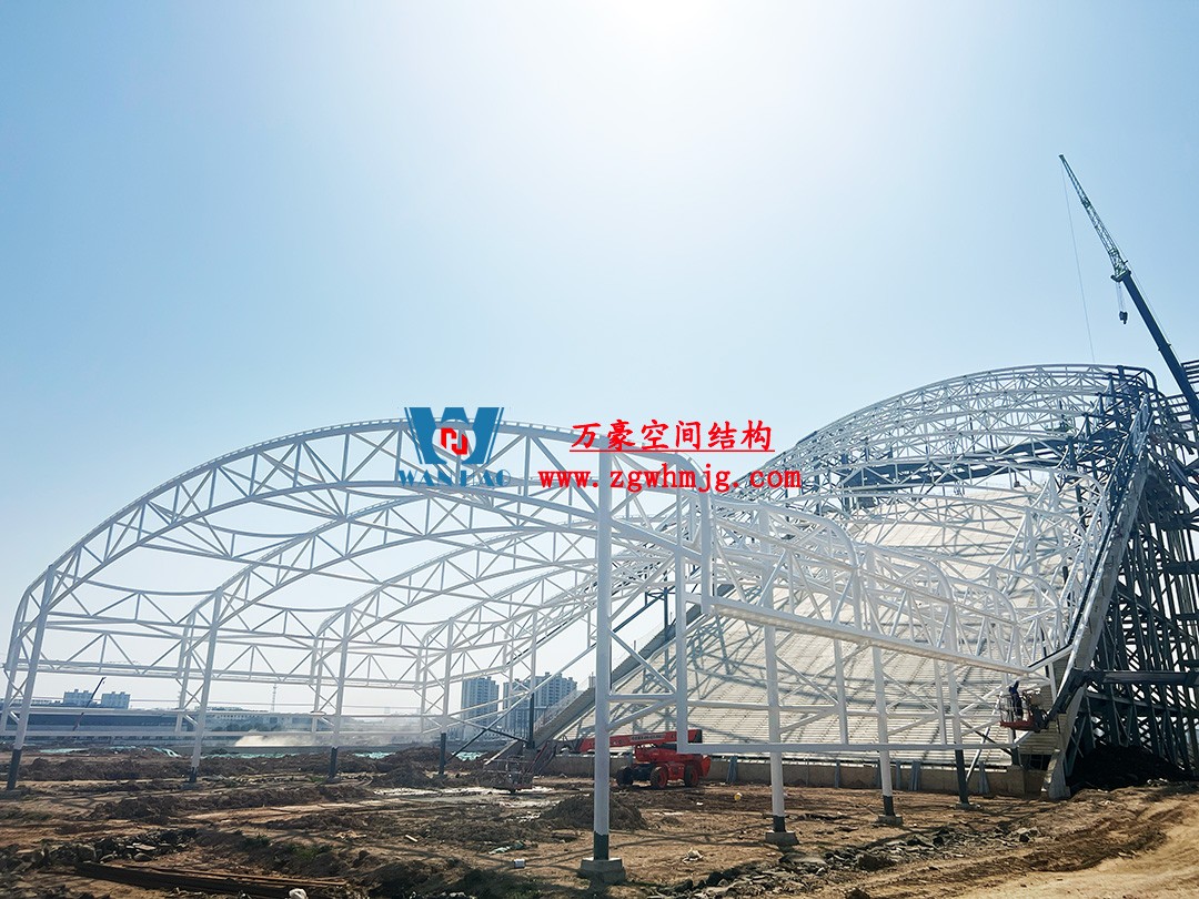 馭風(fēng)逐沙，織就賽道美學(xué)——比亞迪紹興嵊州賽車場干拔沙坡觀景平臺鋼膜結(jié)構(gòu)