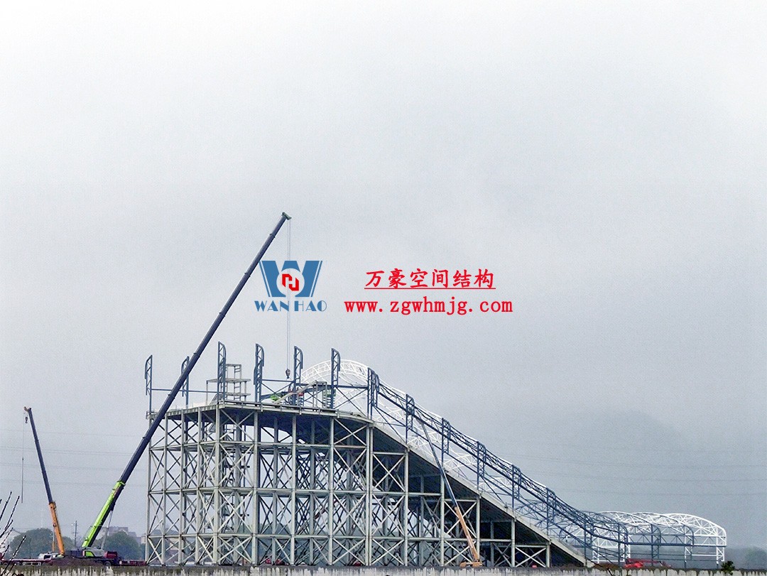 馭風(fēng)逐沙，織就賽道美學(xué)——比亞迪紹興嵊州賽車場干拔沙坡觀景平臺鋼膜結(jié)構(gòu)