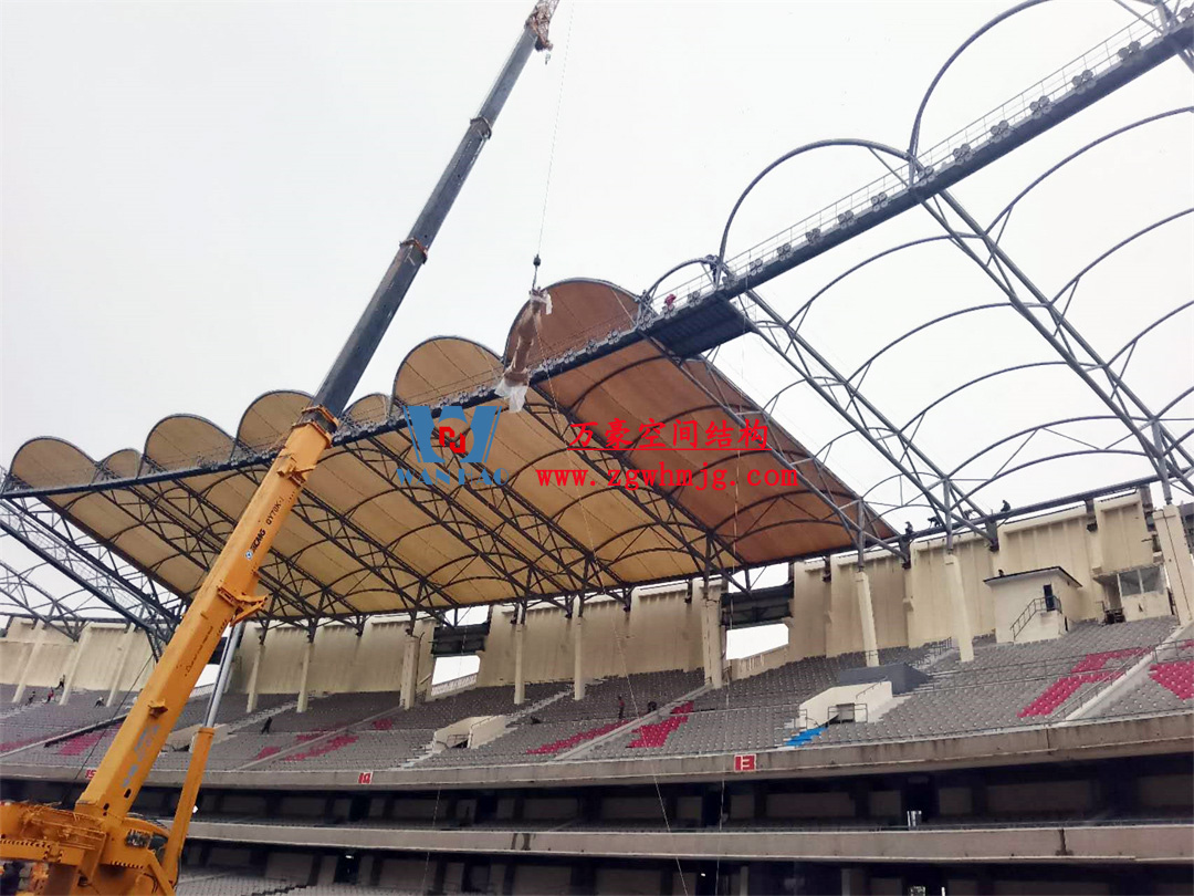 膜結(jié)構(gòu)體育場屋面安裝全解析：從技術(shù)要點(diǎn)到經(jīng)典案例