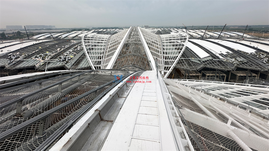 千帆競(jìng)發(fā)勢(shì)如虹｜中原國(guó)際會(huì)展中心膜結(jié)構(gòu)天幕攻堅(jiān)實(shí)錄，擎起中原會(huì)展新地標(biāo)！
