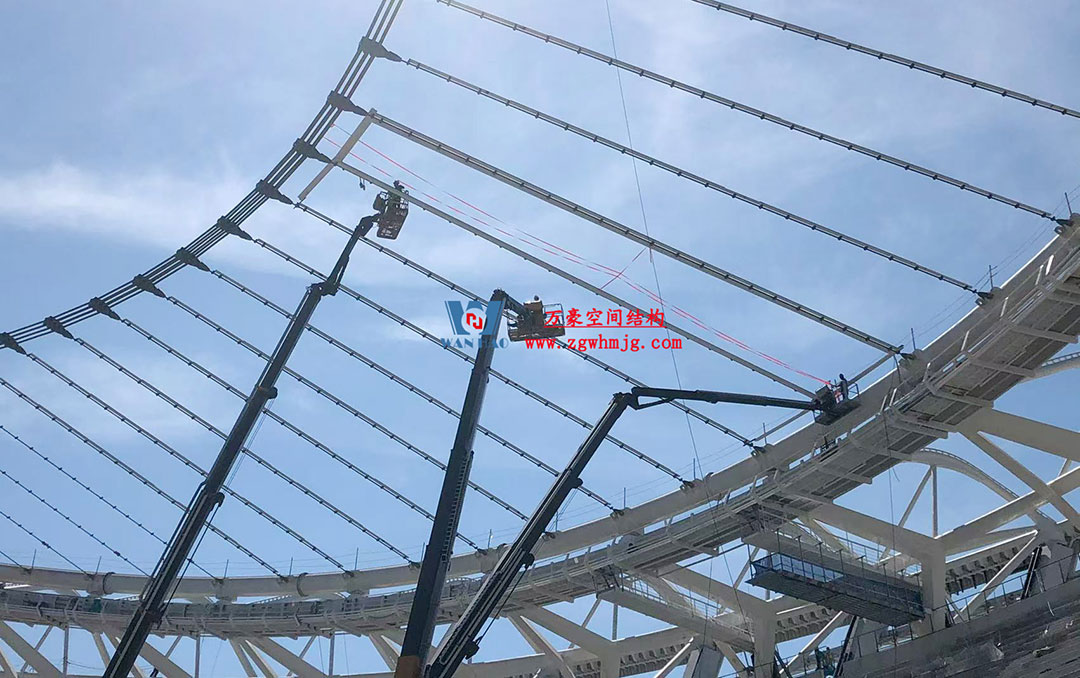 無(wú)錫奧體中心體育場(chǎng)ETFE膜首吊成功，太湖畔將閃耀“生態(tài)之光”