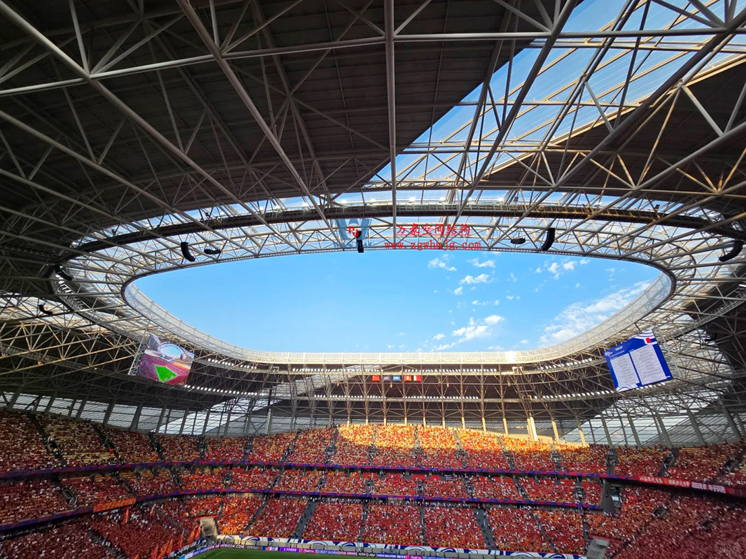 2026 中超球場(chǎng)巡禮?重慶篇｜身披 ETFE「科技薄紗」，龍興足球場(chǎng)點(diǎn)亮山城足球新未來！