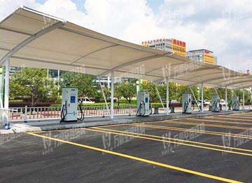 充電樁膜結(jié)構(gòu)車棚有什么特點(diǎn)？為何如此受歡迎？