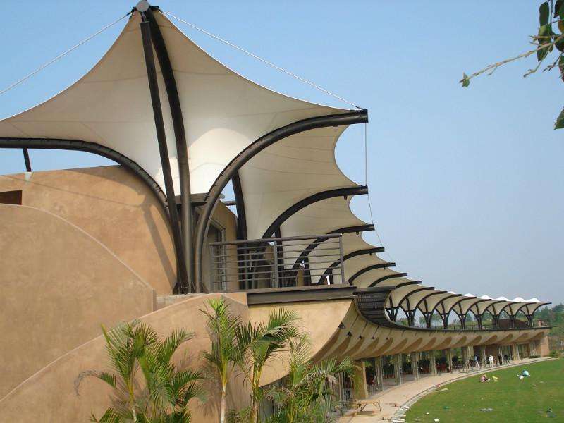 什么是張拉膜結構？張拉膜結構的應用領域及使用材料是怎樣的？