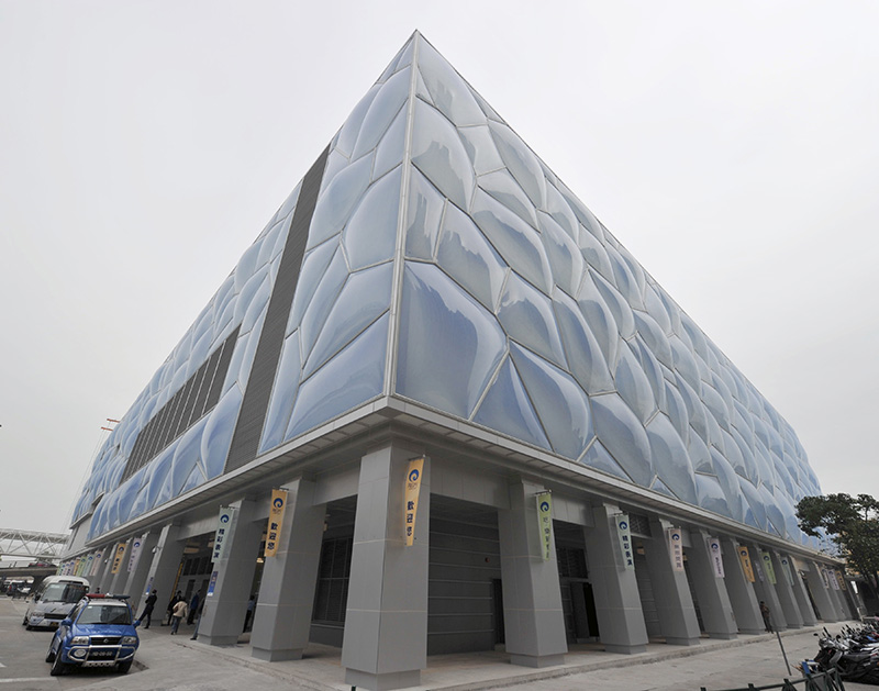 保持ETFE膜結(jié)構(gòu)干凈的方法是什么？如何清潔ETFE膜結(jié)構(gòu)