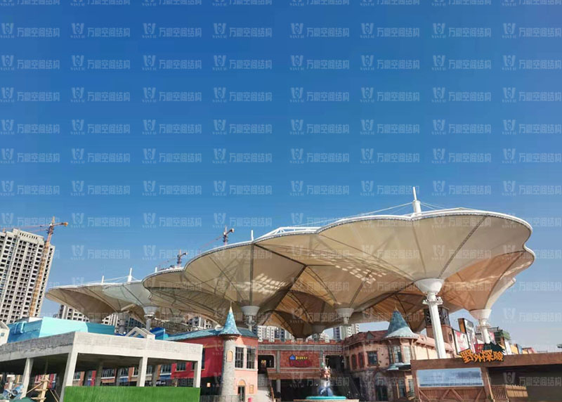 PTFE膜結(jié)構(gòu)建筑材料由什么組成？PTFE膜結(jié)構(gòu)材料有哪些特性？