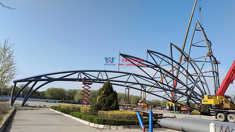 芳菲四月，共鑒美好！陜西定邊馬蓮灘沙漠公園鋼膜結(jié)構(gòu)工程最新進(jìn)展播報(bào)