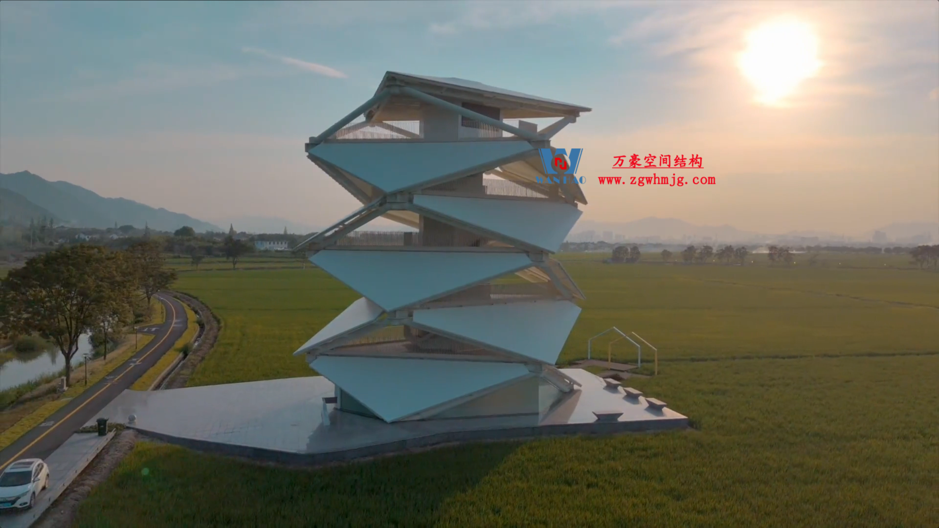 愜意的生活，像風，像云，肆意的揮灑在田間風景之中！