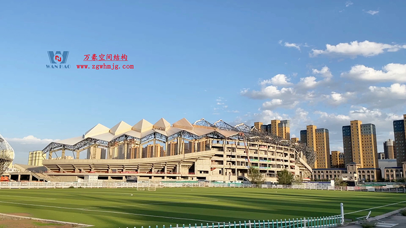 膜結(jié)構(gòu)建筑有著合理而簡約的結(jié)構(gòu)，而又具備各自非常實用的功能