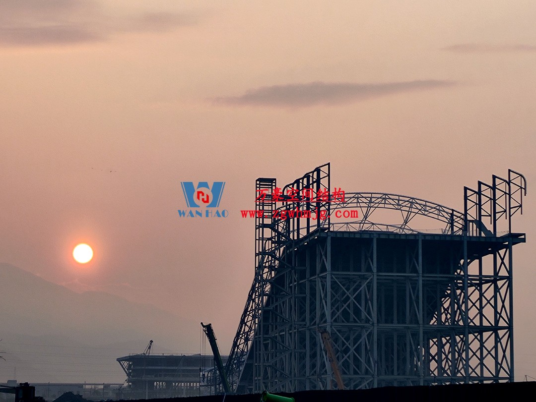 馭風逐沙，織就賽道美學——比亞迪紹興嵊州賽車場干拔沙坡觀景平臺鋼膜結構