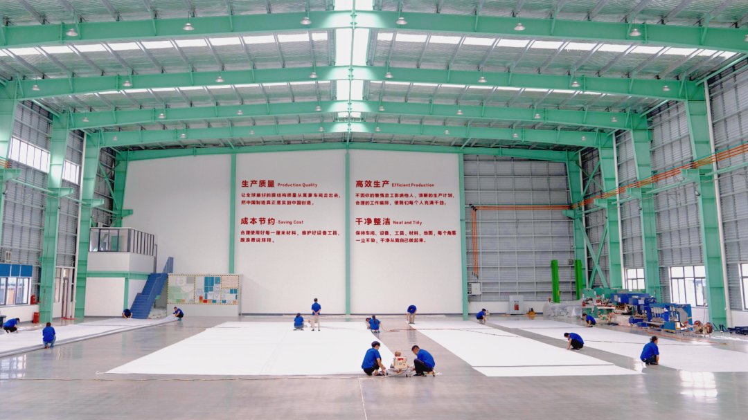 從一張圖紙到震撼膜結(jié)構(gòu)！揭秘工廠如何打造 “建筑皮膚”