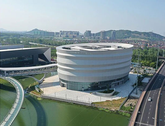 復(fù)雜空間結(jié)構(gòu)與膜結(jié)構(gòu)——建筑設(shè)計(jì)施工一體化實(shí)踐與探索